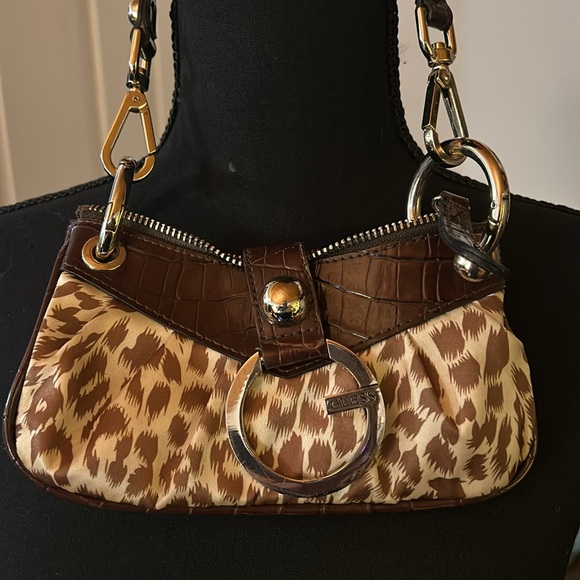 Guess mini purse. Super cute. - Picture 9 of 11